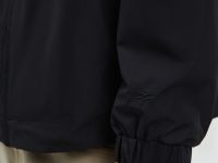 Ветровка с капюшоном