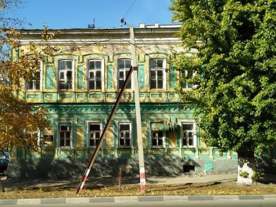 Здание бывшего городского училища, построенное и открытое по инициативе И.Н.Ульянова в 1877 г.