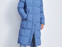 Пуховое пальто с капюшоном свободного силуэта