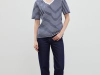 Футболка с v-образным вырезом