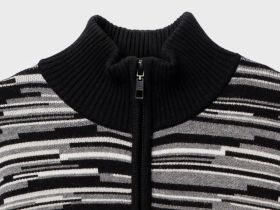 Свитер трикотажный для мальчиков