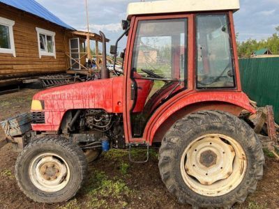 В Якутии ребенок выпал из кабины трактора и попал под его заднее колесо