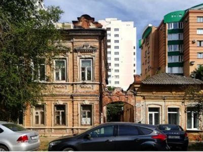 Жилой дом, флигель и арка ворот на городской усадьбе купца А.Д.Шигаева