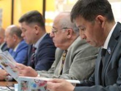 Мас-рестлинг и борьба хапсагай на арене Ниппон Будокан