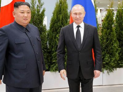 Владимир Путин и Ким Чен Ын проводят переговоры во Владивостоке