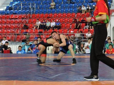 Стали известны первые чемпионы спартакиады школьников Якутии среди борцов