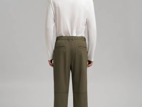 Брюки из технологичной ткани с водоотталкивающими свойствами