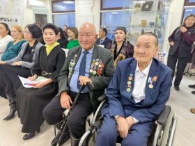 Стенд в честь матерей героев России открыли в Якутске