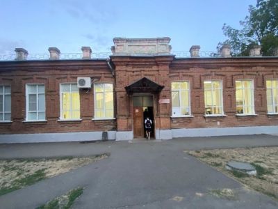 Двухклассное училище ("Восточная школа"). В этом здании учился Герой Советского Союза Степан Лаврентьевич Бреус