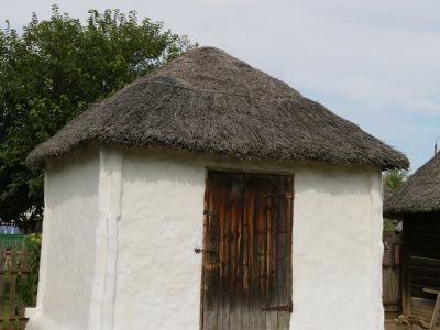 Погреб с погребицей