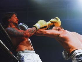 Якутский борец Айаал Лазарев нокаутировал соперника