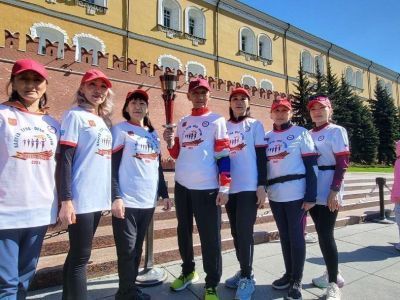 Якутянки участвуют в женском патриотическом пробеге «Факел Победы»