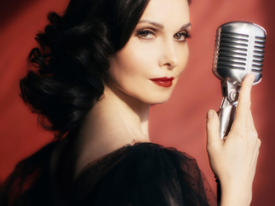 Спектакль-концерт Александры Урсуляк «Хорошие песни»