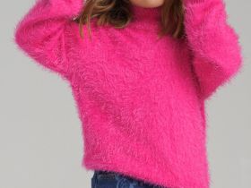 Свитер вязаный для девочки