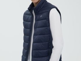 Утепленный жилет с воротником-стойкой