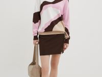 Джемпер с абстрактным принтом