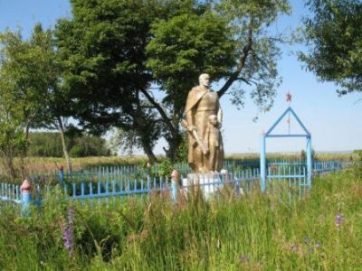 Братская могила с захоронением воинов, павших в период Великой Отечественной войны 1941-1945 гг.