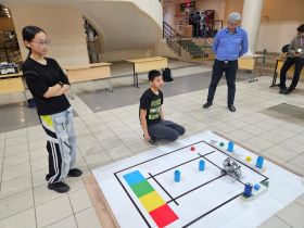 Сотня команд участвовала в соревнованиях по образовательной робототехнике в Якутске