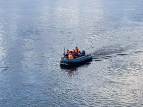 Водолазы подняли из реки Вилюй автомобиль с телом пропавшего мужчины