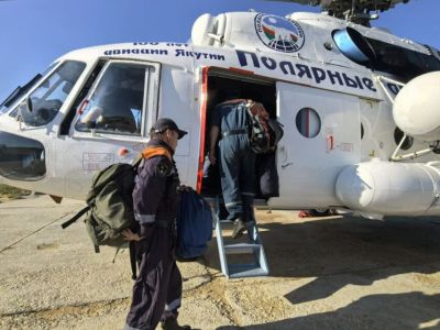 Спасатели вылетели на поиски пропавшей семьи в Кобяйский район Якутии