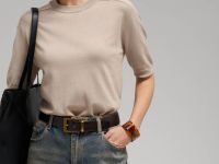 Легкий джемпер полуприлегающего кроя с коротким ру