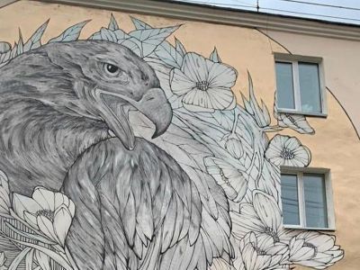 Известный российский художник Никита Кузнецов подарил Якутску новый мурал