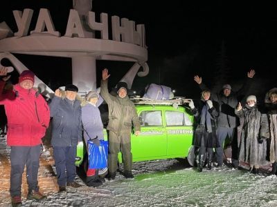 Известные блогеры, путешествующие по Якутии на стареньком «Москвиче», добрались до Удачного