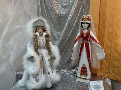 В Якутске открылась выставка кукол ручной работы «Мир сказок»