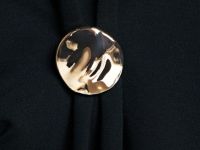 Футболка с брошью, Черный