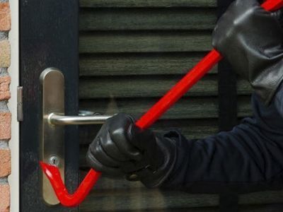 Как защитить дачу от воровства и что делать, если ее все же обокрали?