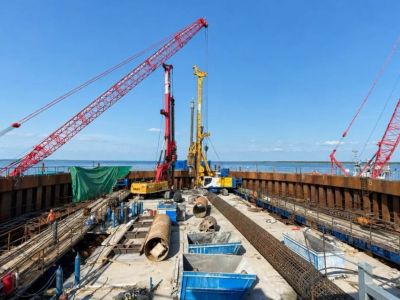 На стройке Ленского моста готовы первые 13 буронабивных свай для пилонов