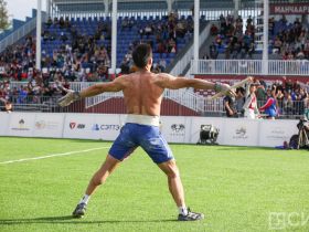 Завершились соревнования по мас-рестлингу и якутской вертушке на Играх Манчаары