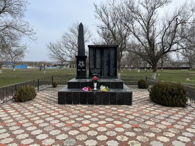 Братская могила воинов, погибших в годы Великой Отечественной войны