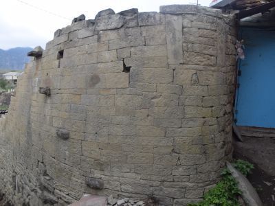 Дом с башней