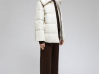 Пуховик с натуральным пухом и меховым воротником