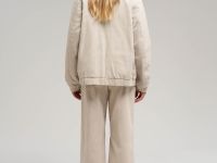 Легкий бомбер из вельвета с искусственным утеплителем