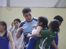 Борцовская сборная Якутска признана лучшей на Спартакиаде учащихся