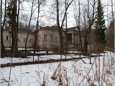 Быв. усадьба Шаховских "Васькино", в которой жил декабрист Шаховской Федор Петрович. С 1892 по 1899 гг. здесь неоднократно бывал Чехов Антон Павлович