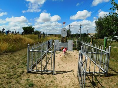 Братская могила советских воинов, погибших в период Сталинградской битвы