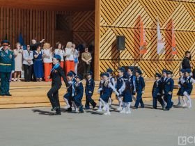 В Якутске состоялся детский парад Победы