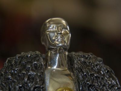 Из Якутии с любовью: Серебряного Джона Сноу подарят Джорджу Мартину (ВИДЕО)