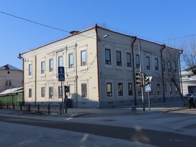 Здание бывших Присутственных мест (начало XIX в.), ныне Советское отделение Госбанка