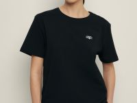 Футболка прямого силуэта с вышивкой