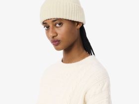 Вязаная шапка Lacoste