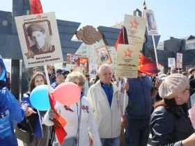 Фото. В Якутске акция «Бессмертный полк» собрала более 50 тысяч человек