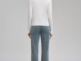 Легкий кардиган приталенного кроя с шерстью