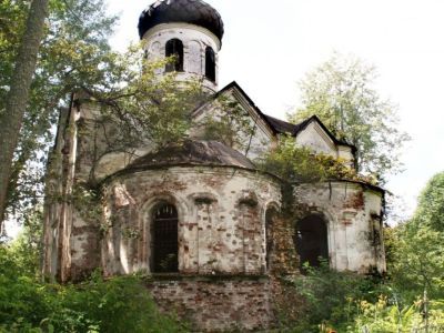 Кладбищенская церковь с росписями