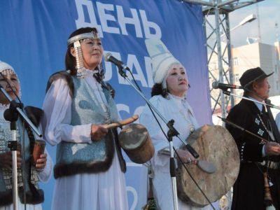 В Якутске состоялся концерт ко Дню государственного флага Российской Федерации