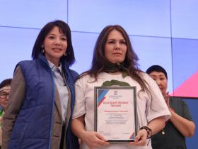В Якутии в День волонтера отметили лучших добровольцев