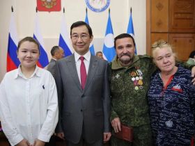 Глава Якутии вручил государственные награды